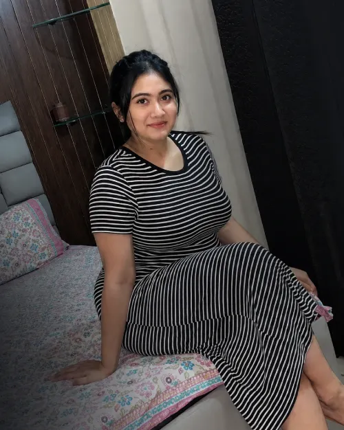  Massage Spa in ajman Most beautiful girl in white semi top in chameli Ajman spa